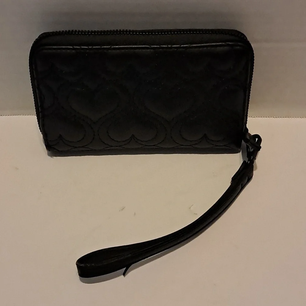Betsey Johnson XOKARA‎ Zip Around Wallet Quilted Black Embossed Hearts NWOT